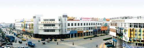 目前,仅市场所在地——海宁市许村镇就有家纺企业500多家.