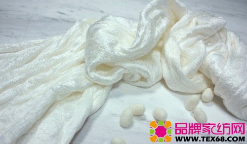 彤香家纺手工蚕丝被现场制作汇聚人气