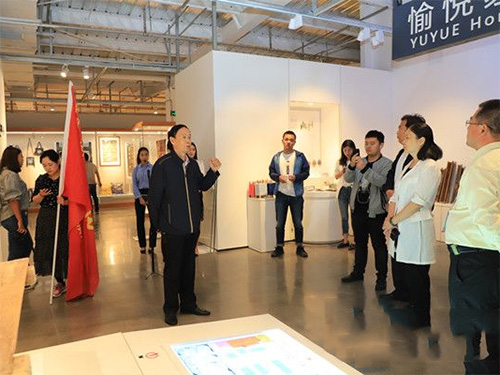 第五届全国网络媒体滨州行走进愉悦家纺居家世博馆