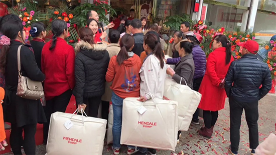 成艳带领梦洁智慧零售团队来到广州，参加了腾讯智慧零售的倍增计划