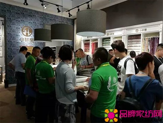 小轩窗展会现场火热