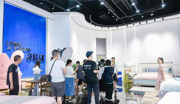 纤意坊直播生态中心3